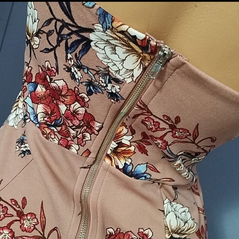 Stunning Sun Dress with Frill Hemline - Picture 6 of 8